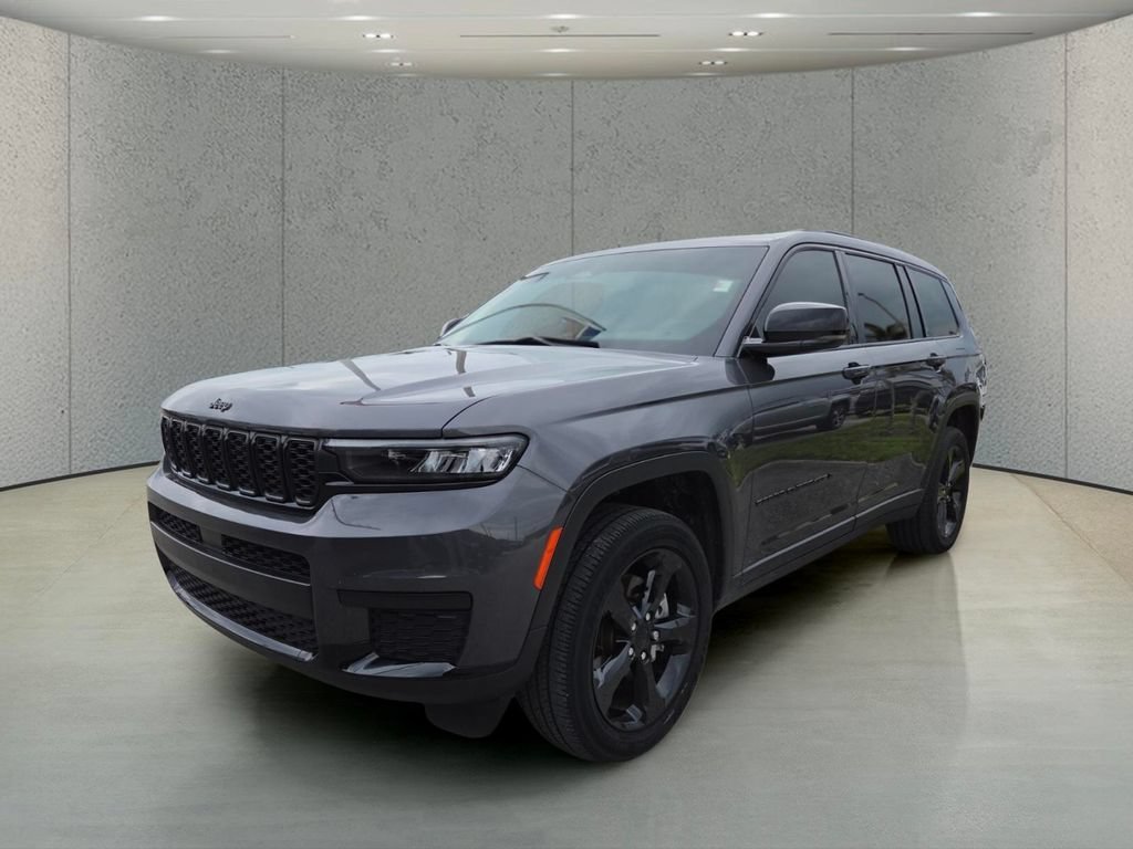 Used 2023 Baltic Gray Metallic Clearcoat Jeep Altitude image 11