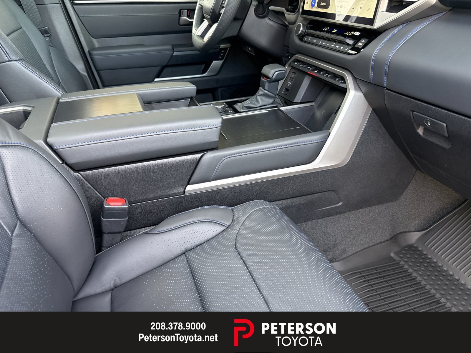 New 2026 Wind Chill Pearl Toyota Platinum image 15