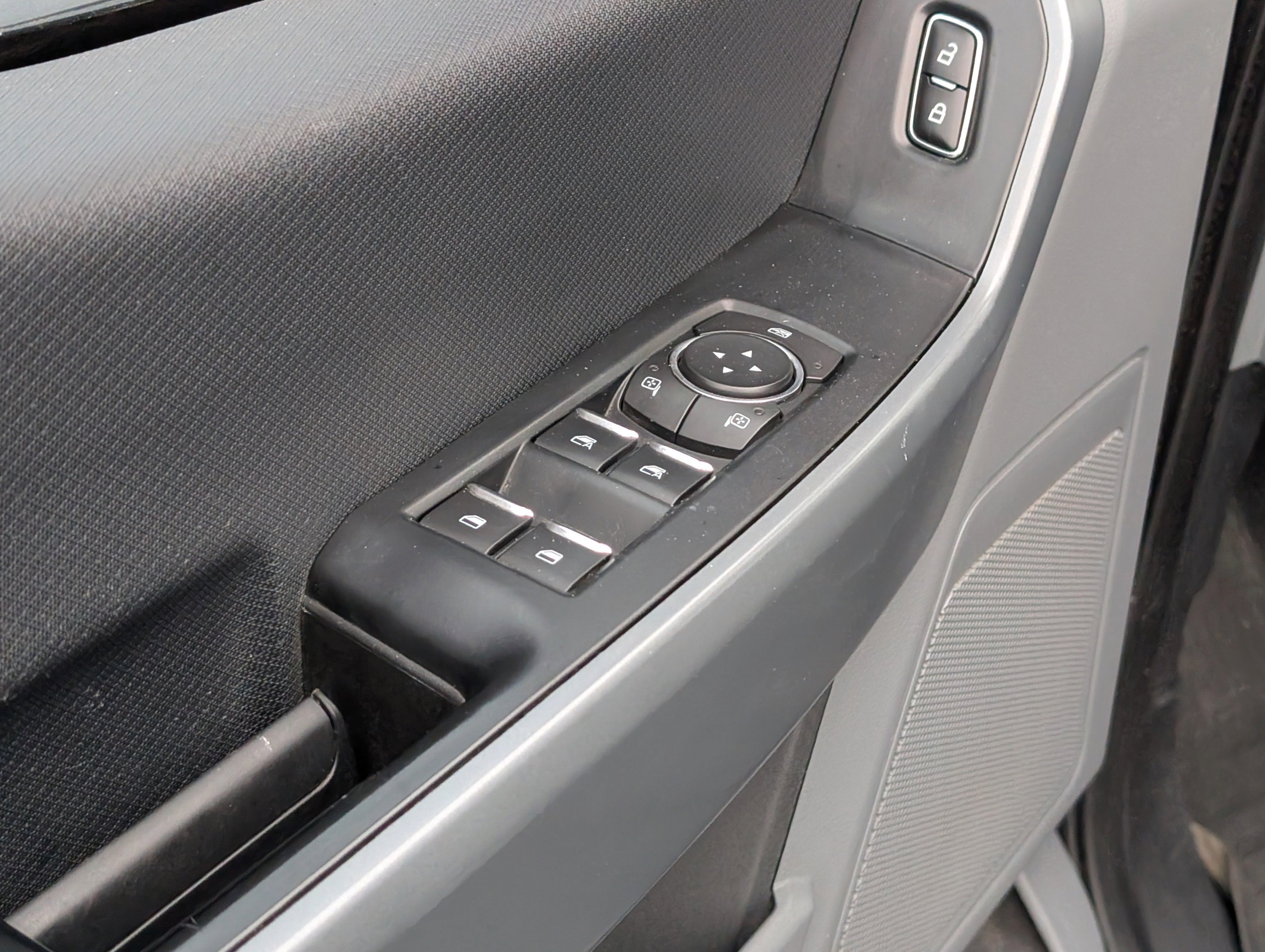 2023 Ford F-150 XLT - Photo 17