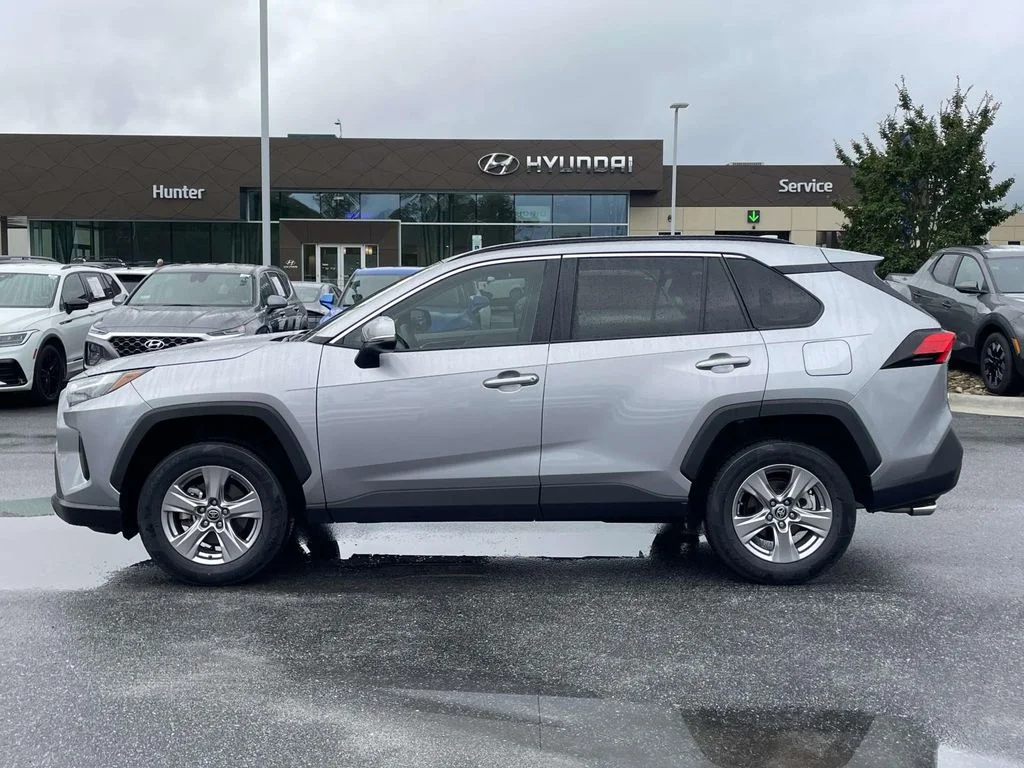 Used 2022 Silver Sky Metallic Toyota XLE image 25