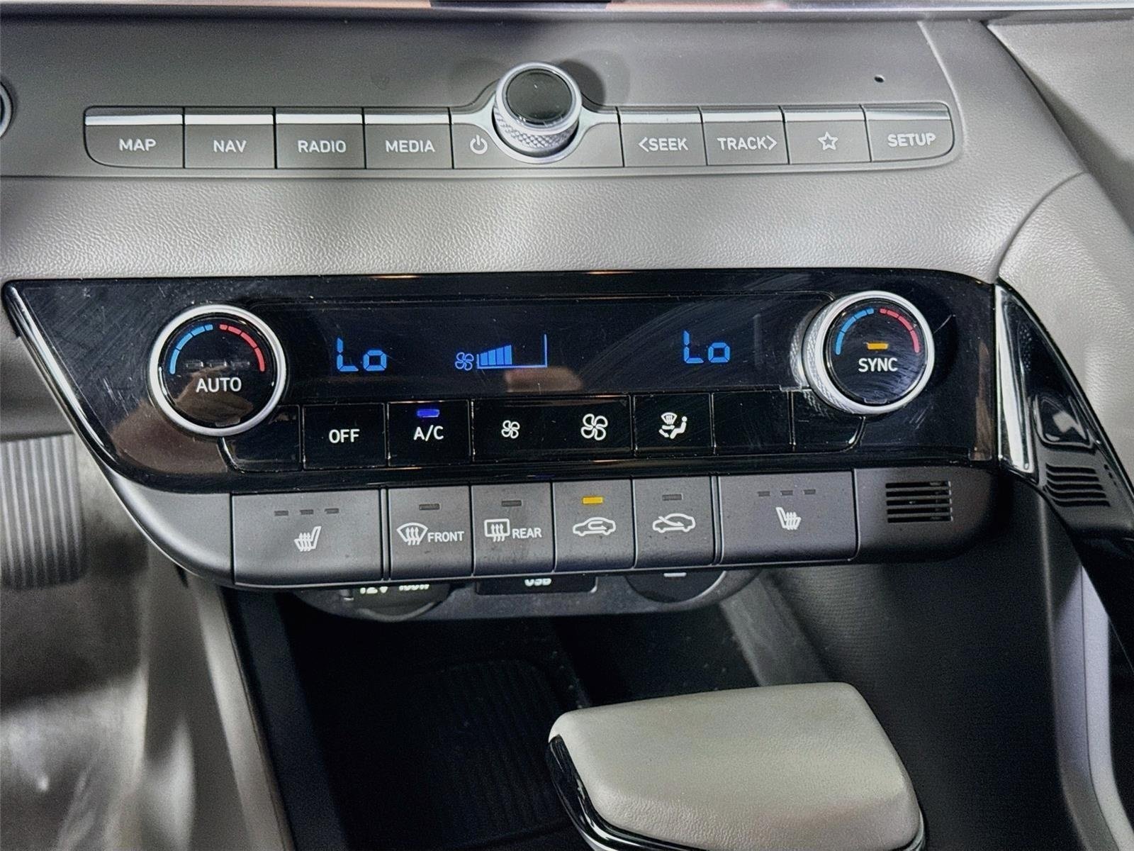 Used 2024 Intense Blue Hyundai SEL image 18