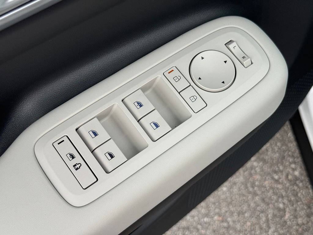 2026 Hyundai Santa Fe SE - Photo 22