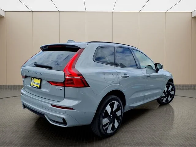 Used 2025 Gray Volvo T8 Plus image 8
