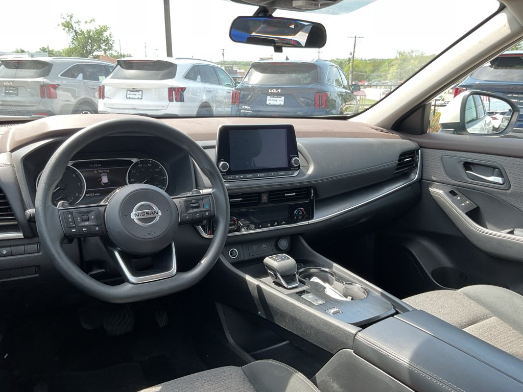 Used 2021 Pearl White Tricoat Nissan SV image 18