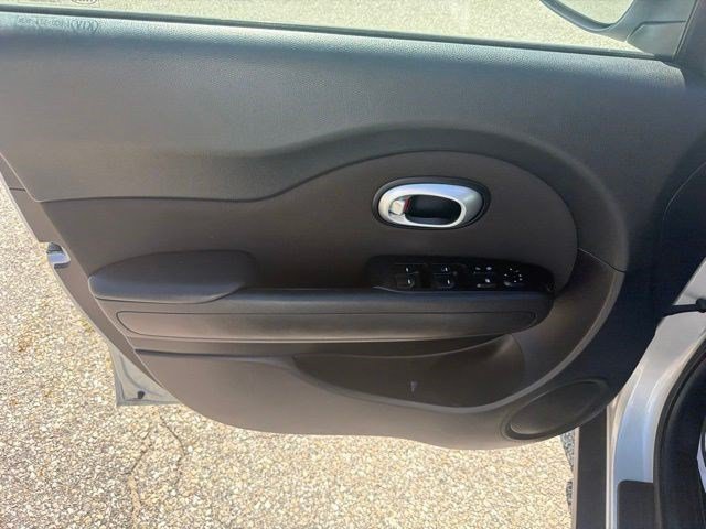 Used 2016 Bright Silver Kia Base image 9