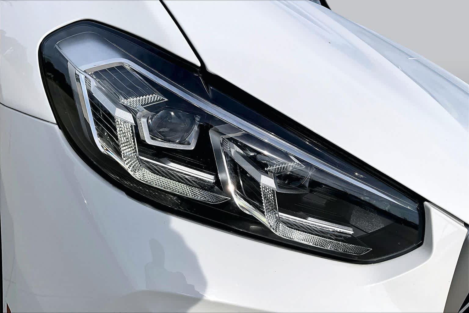 Used 2023 Alpine White BMW sDrive30i image 27