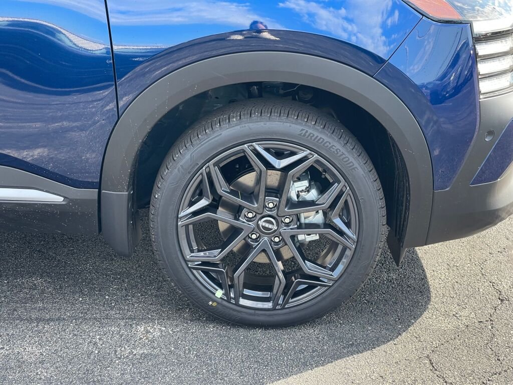 New 2027 Deep Blue Pearl Nissan SR image 23