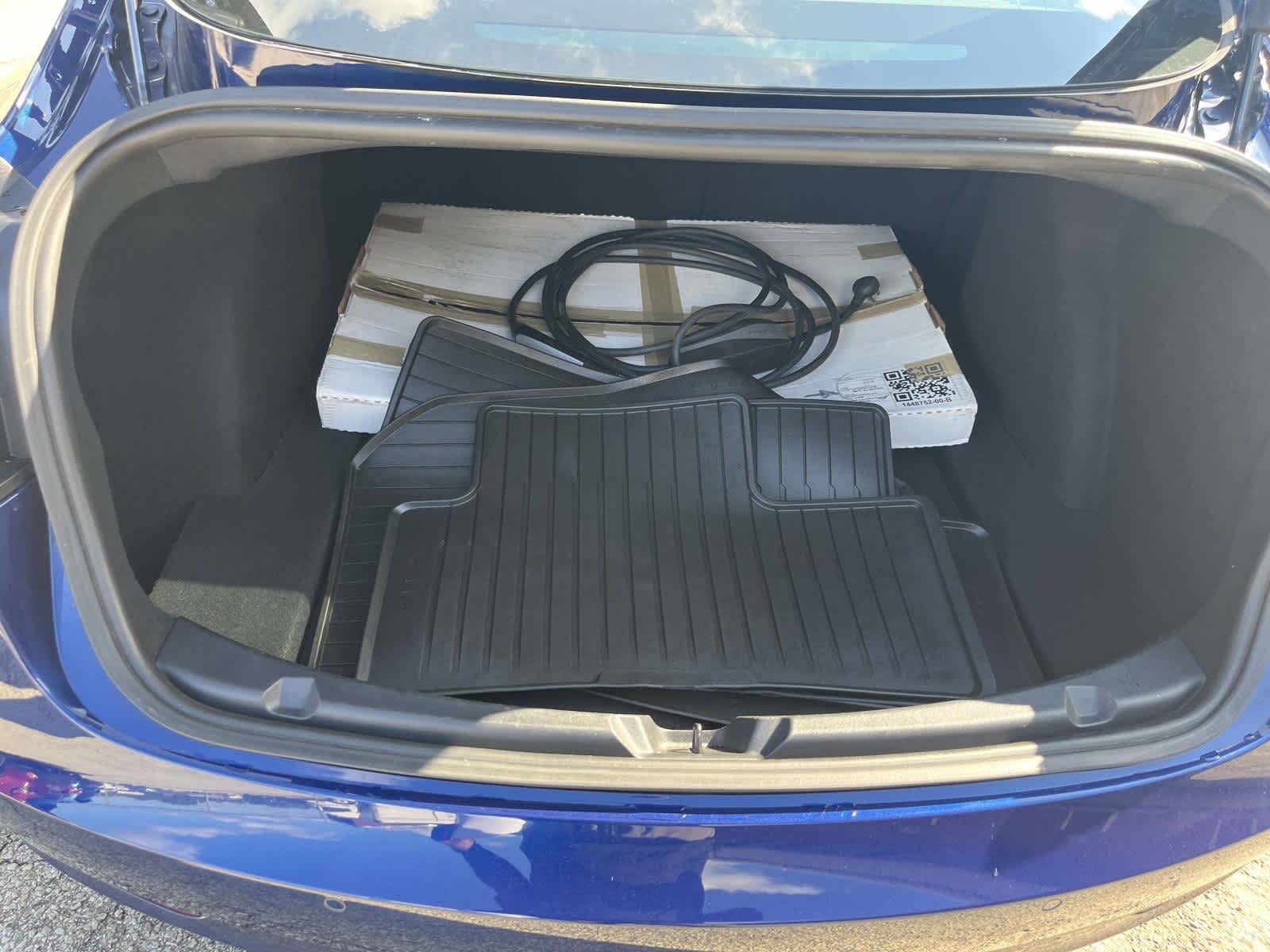 Used 2018 Deep Blue Metallic Tesla Long Range Battery image 24