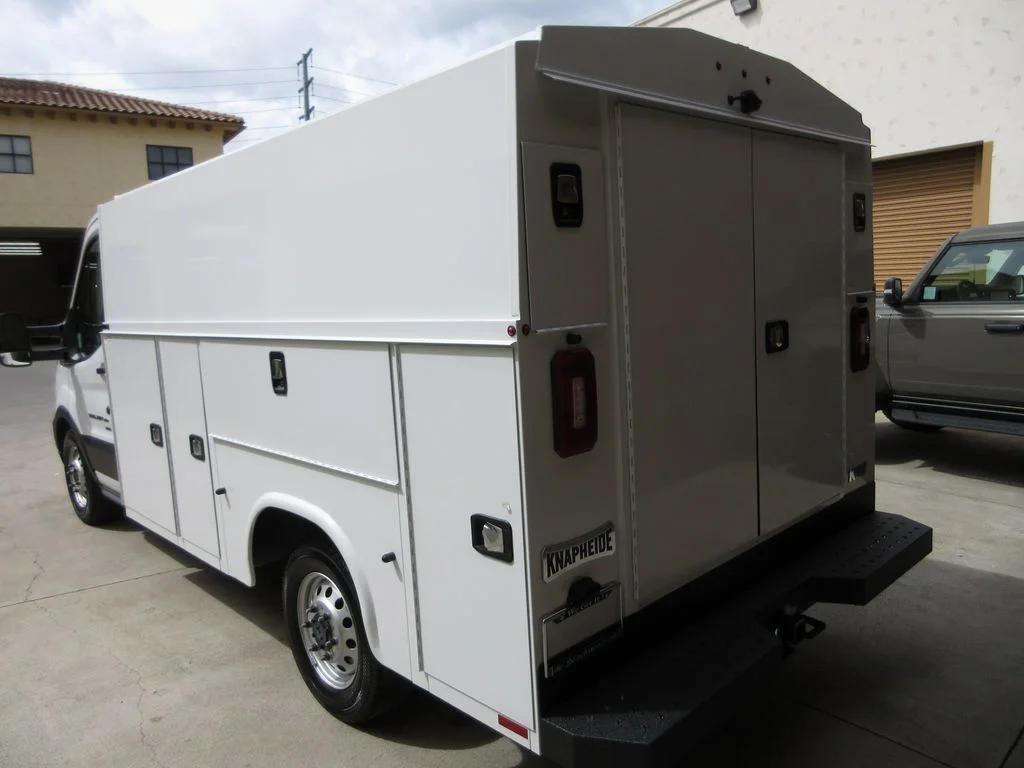 New 2026 Oxford White Ford Base image 2