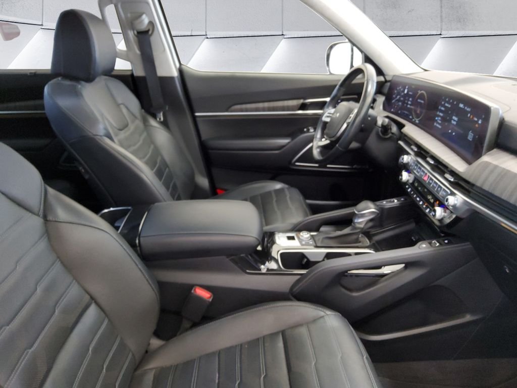 Used 2024 White Kia SX-Prestige image 13