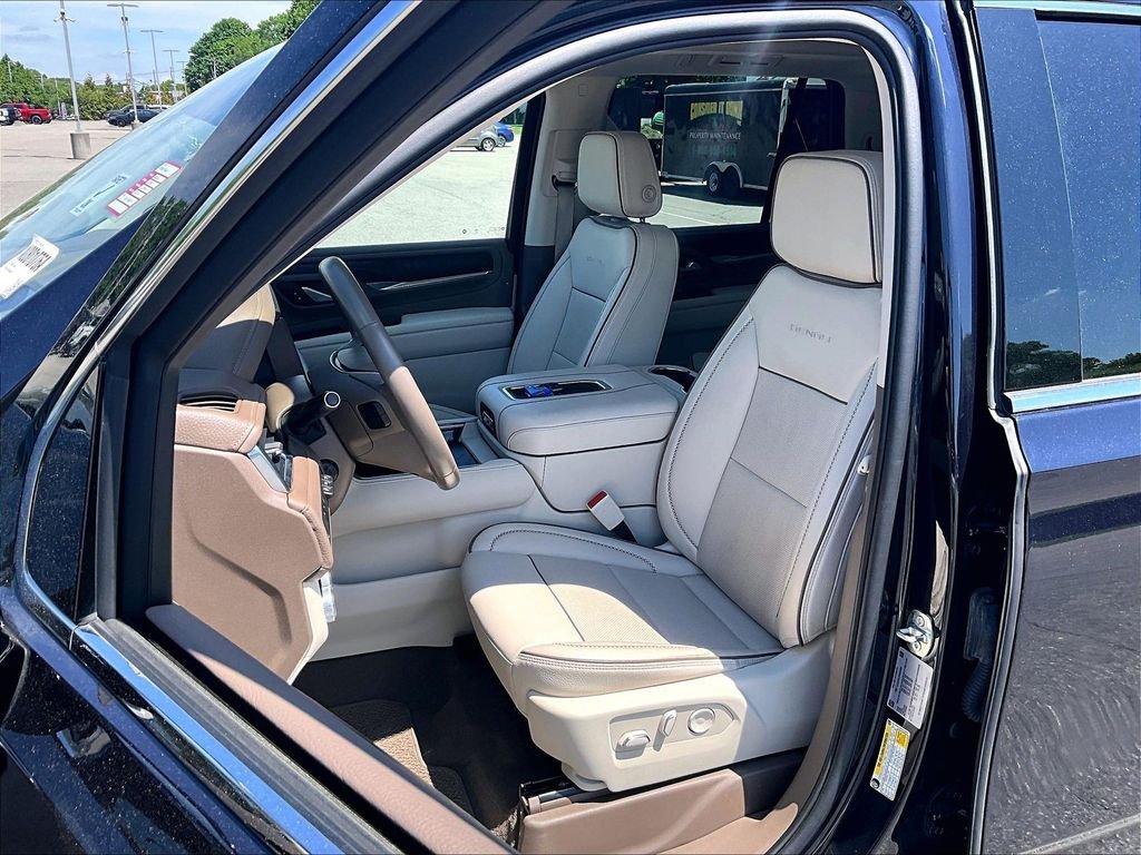 Used 2022 Blue GMC Denali image 10