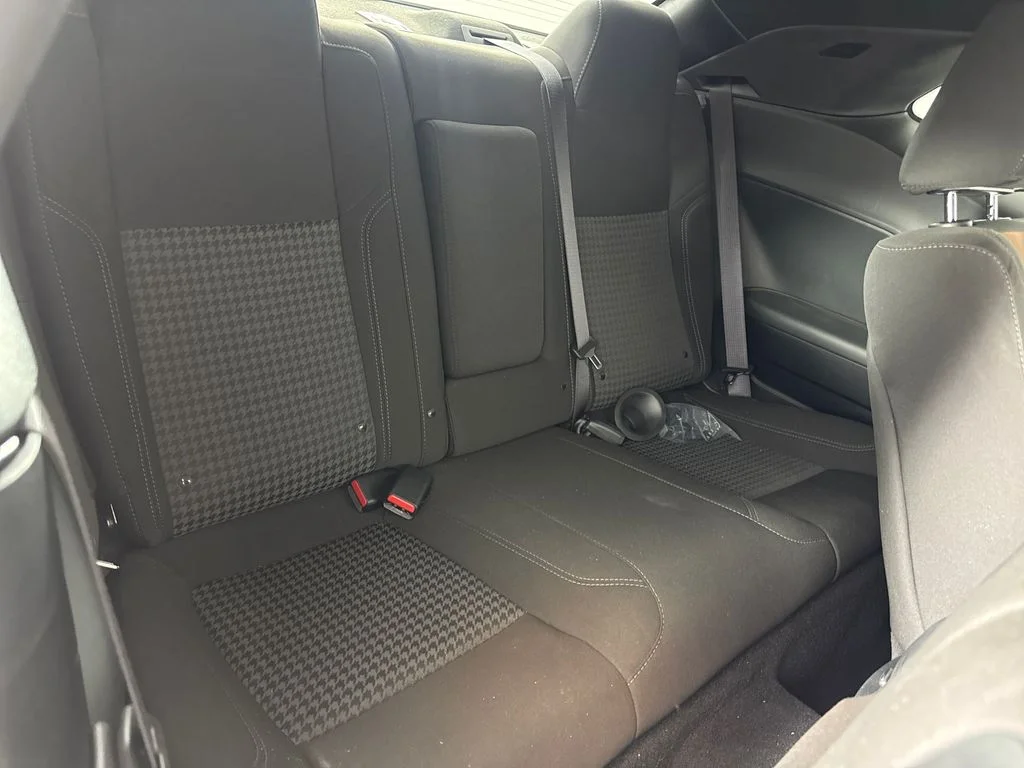 Used 2023 Silver Dodge SXT image 9