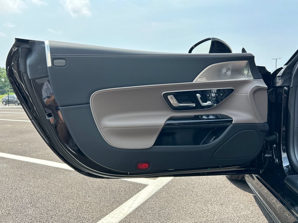 New 2027 Obsidian Black Metallic Mercedes-Benz AMG® SL 43 Roadster image 45