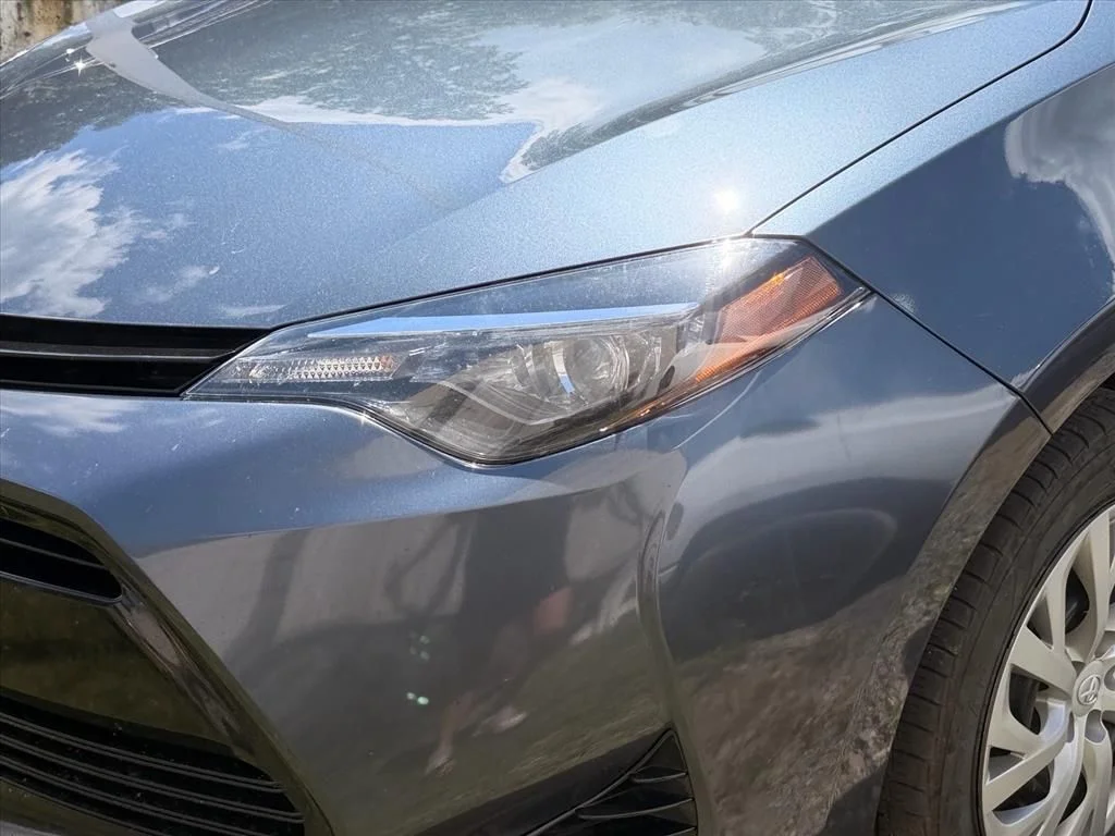 Used 2018 Gray Toyota LE image 5