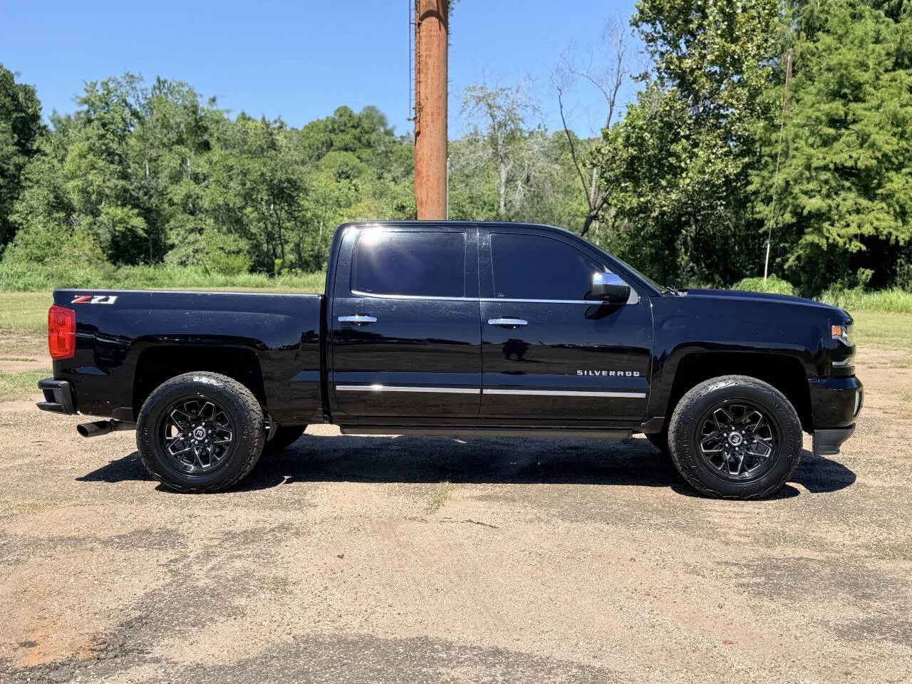 Used 2018 Black Chevrolet LTZ Z71 4x4 4dr Crew Cab 5.8 ft. SB image 8
