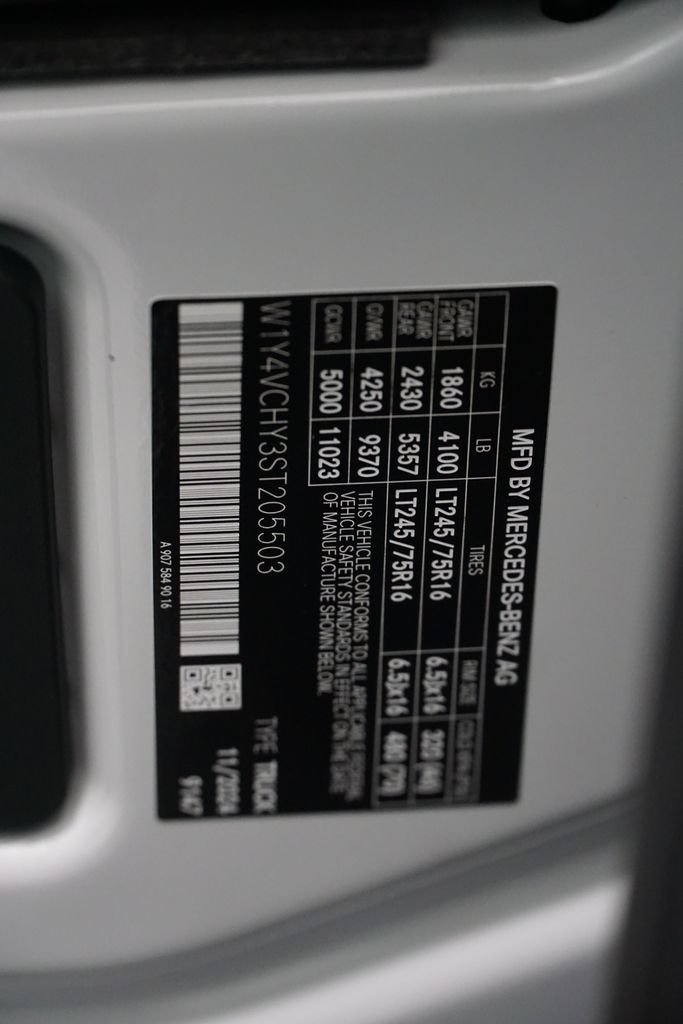 New 2025 Arctic+White Mercedes-Benz Cargo 170 WB image 17