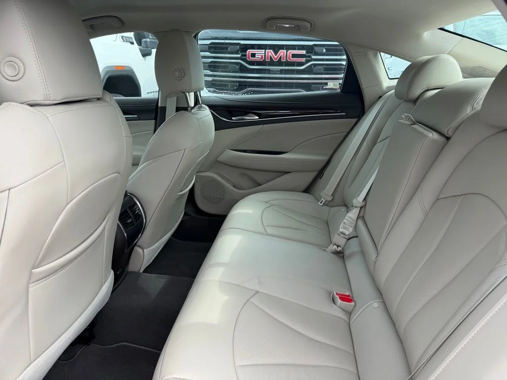 Used 2018 Red Quartz Tintcoat Buick Essence image 15