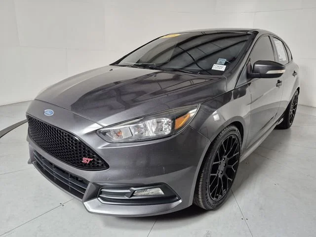 2018 Ford Focus Hatch ST's photo