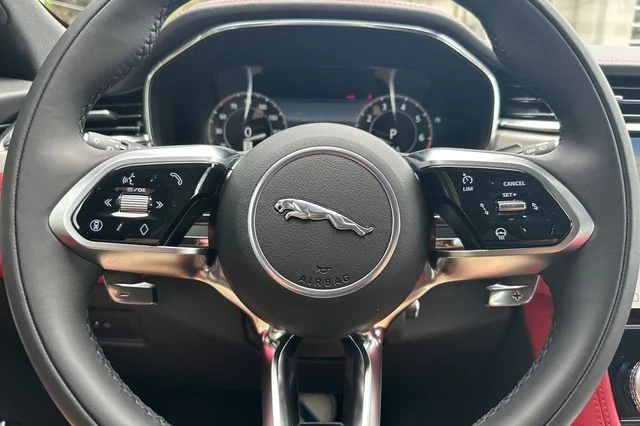 2026 Jaguar F-Pace R-Dynamic S - Photo 23