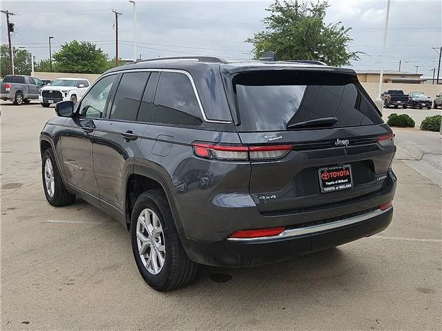 Used 2022 Baltic Gray Metallic Clearcoat Jeep Limited 4x4 image 2