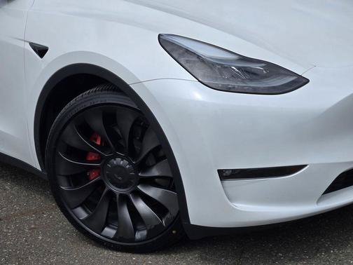 Used 2023 White Tesla Performance image 9