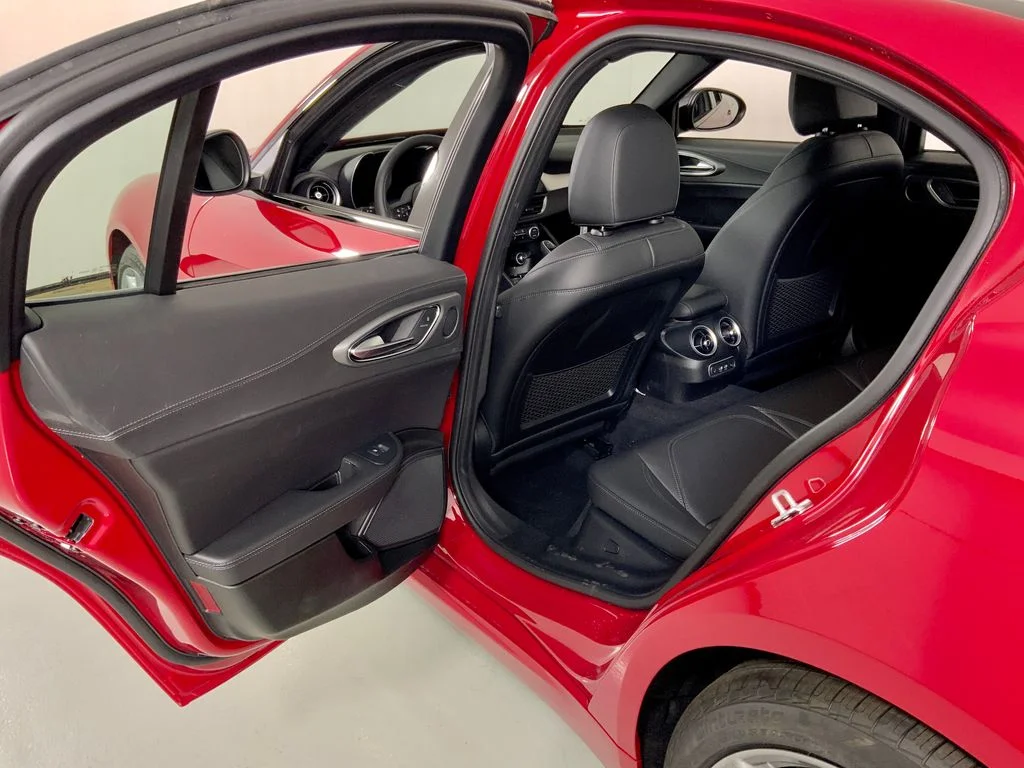 New 2026 Alfa Rosso (Red) Exterior Paint Alfa Romeo Sprint image 36