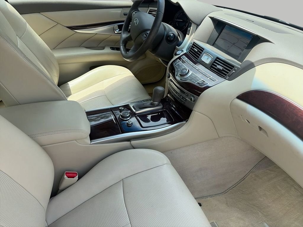Used 2019 White INFINITI 3.7 image 8