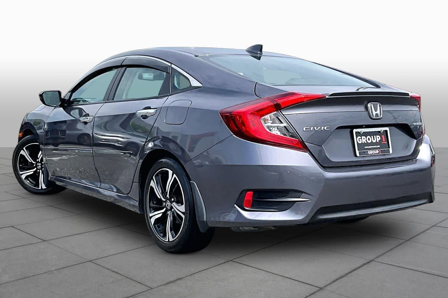 Used 2016 Modern Steel Metallic Honda Touring image 12