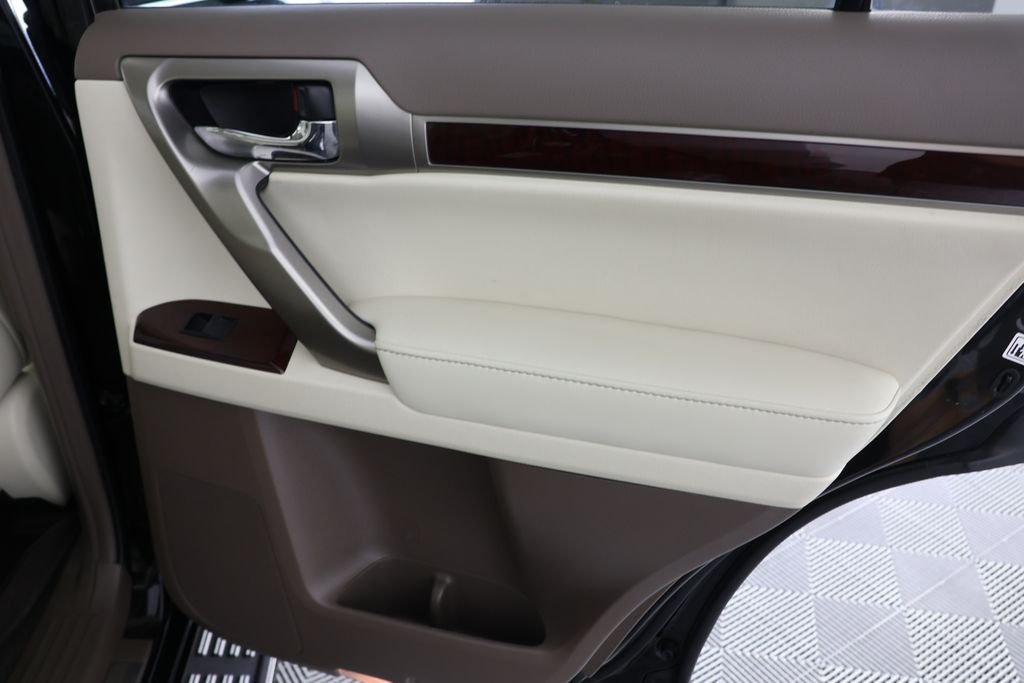 Used 2019 Onyx Black Lexus 460 image 27