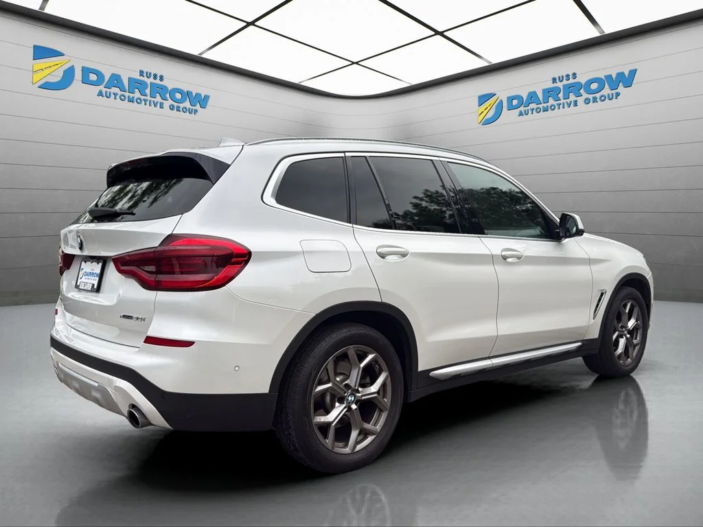 Used 2021 White BMW xDrive30i image 5
