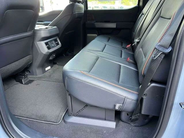 New 2027 Glacier Gray Metallic Tri-Coat Ford F-250® Lariat® image 17