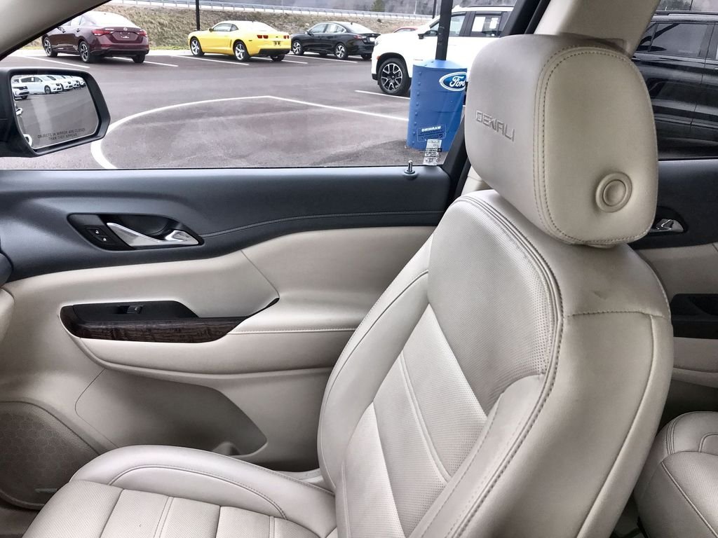 2023 GMC Acadia Denali - Photo 25