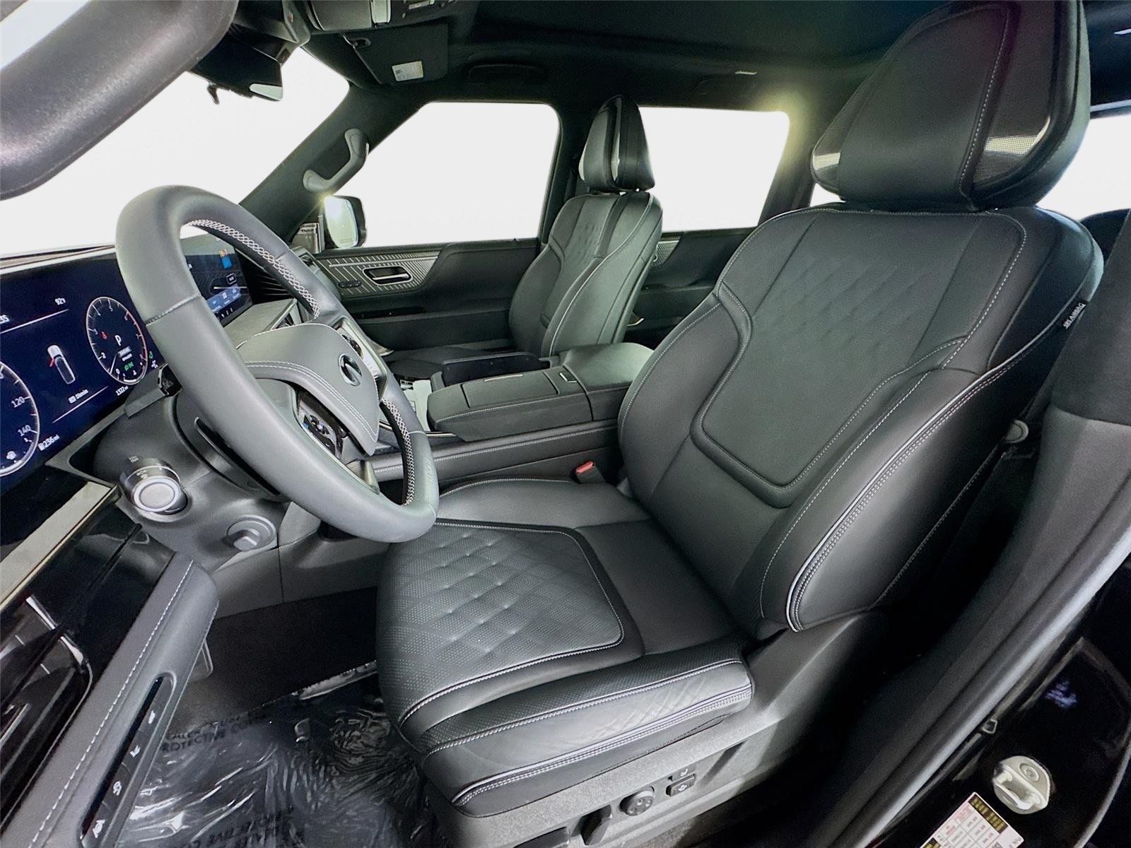 Used 2026 Mineral Black/Graphite Shadow INFINITI AUTOGRAPH image 11