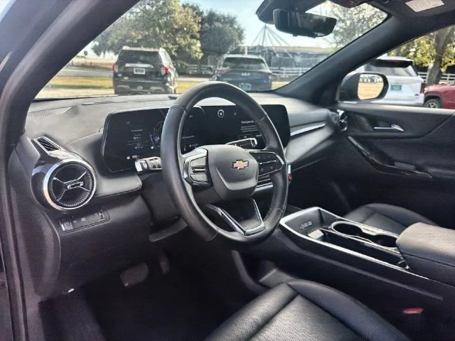 2025 Chevrolet Equinox LT - Photo 10