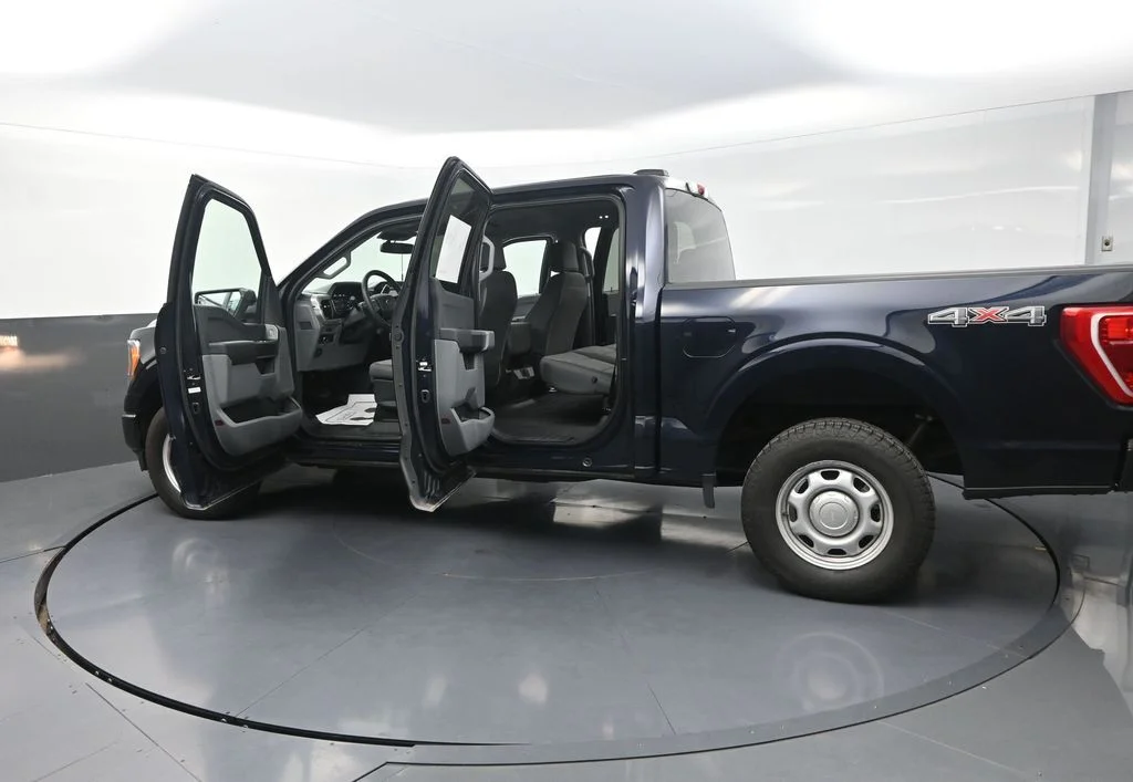 Used 2021 Blue Ford XL image 33