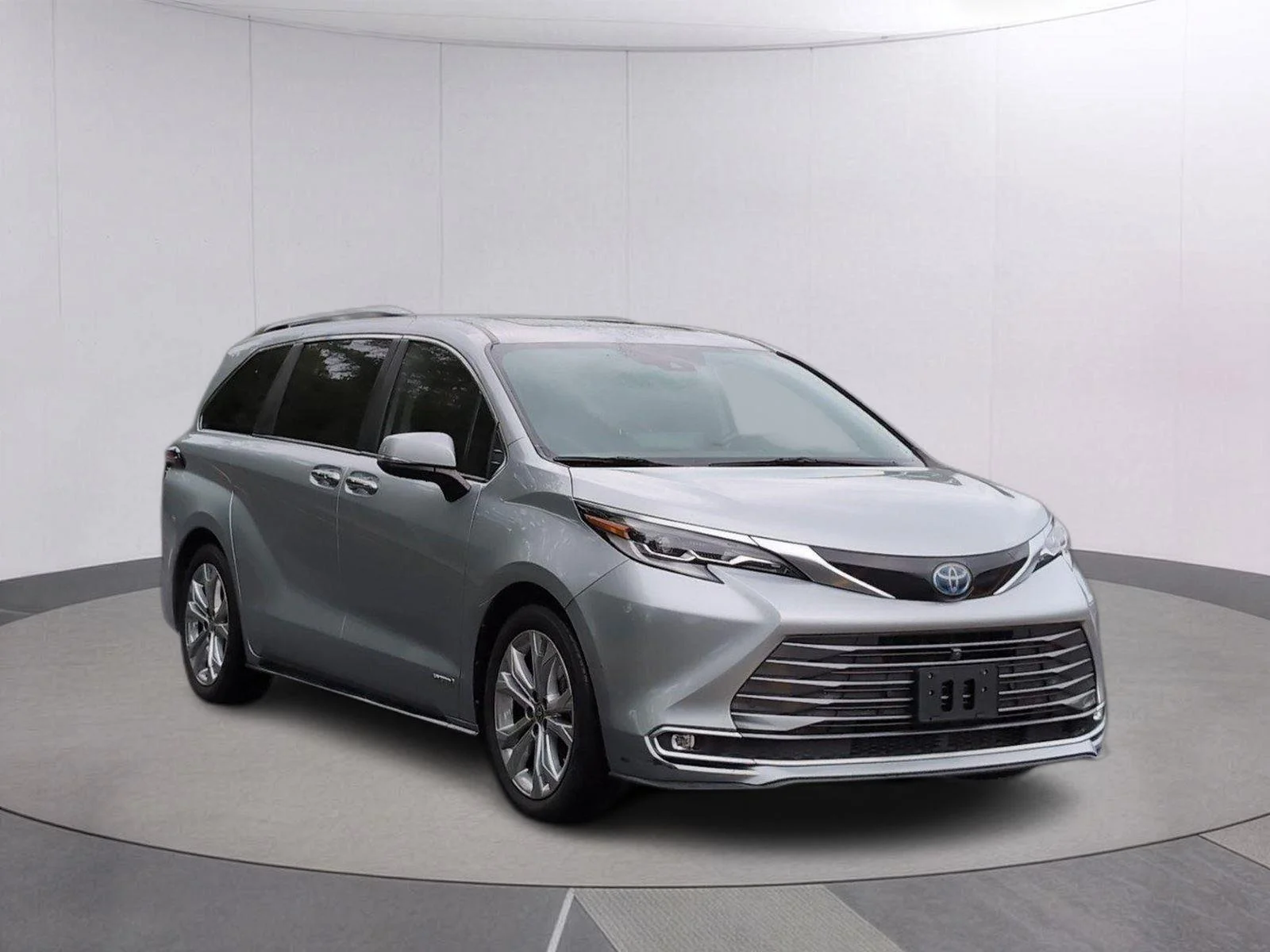Used 2021 Celestial Silver Metallic Toyota Platinum 7-Passenger image 9