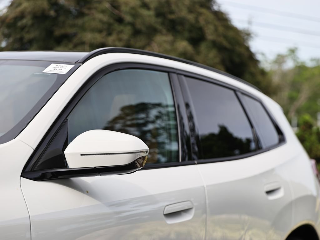 New 2026 Alpine White BMW 30 xDrive image 11