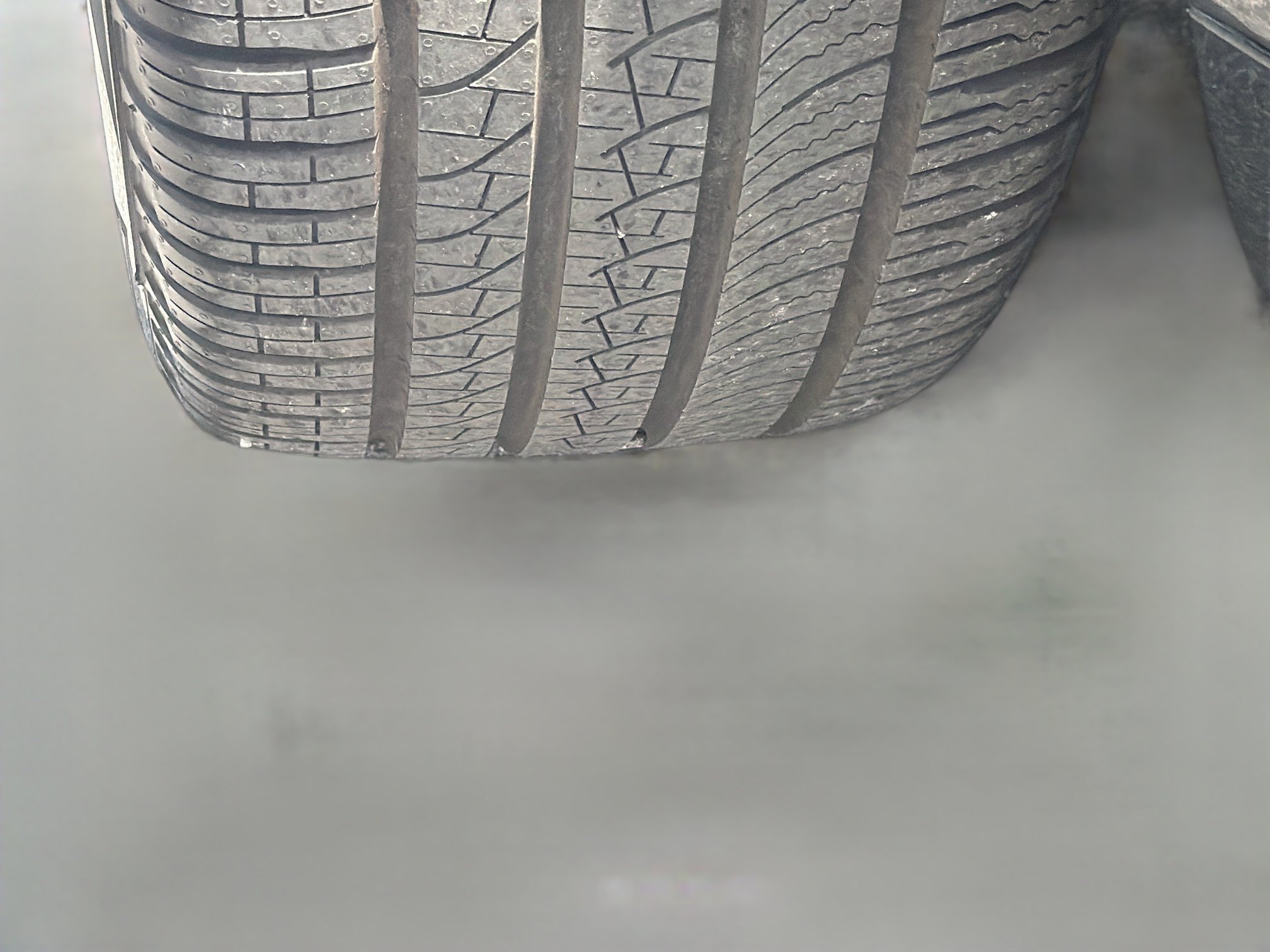 New 2026 Carpathian Grey Land Rover SE image 43