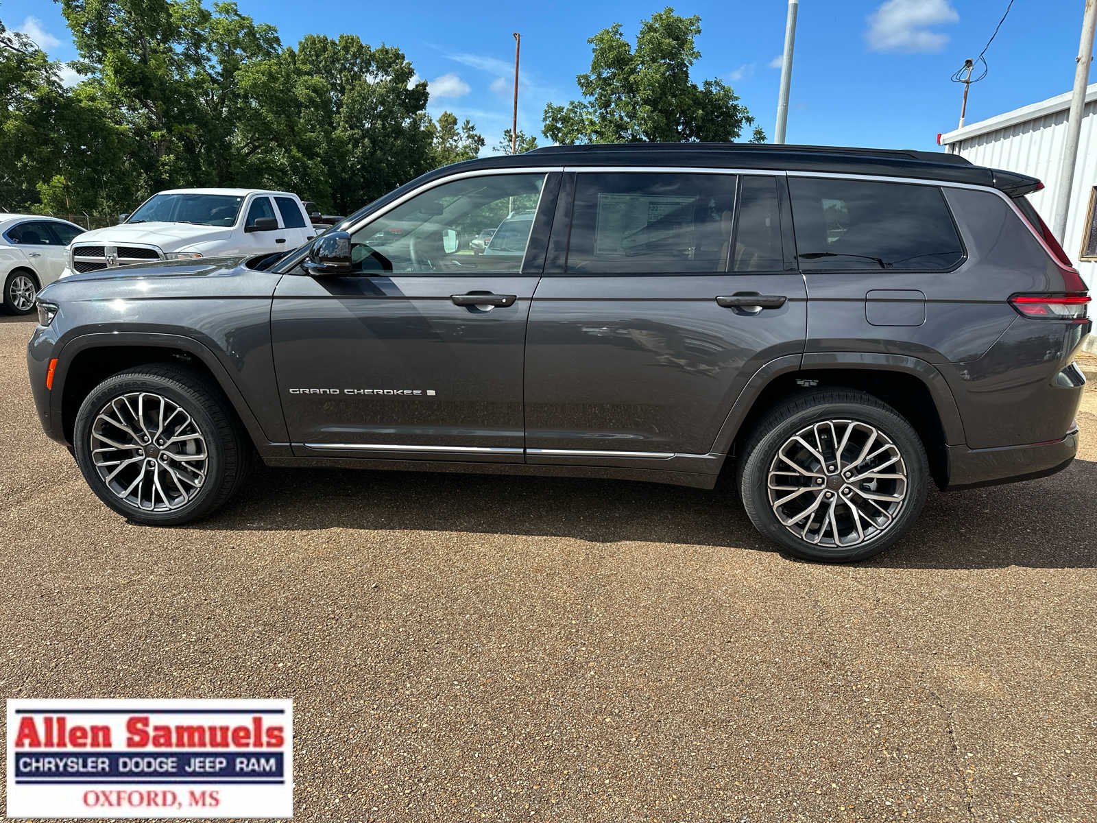 New 2026 Baltic Gray Metallic Clear-Coat Exterior Paint Jeep Summit image 8