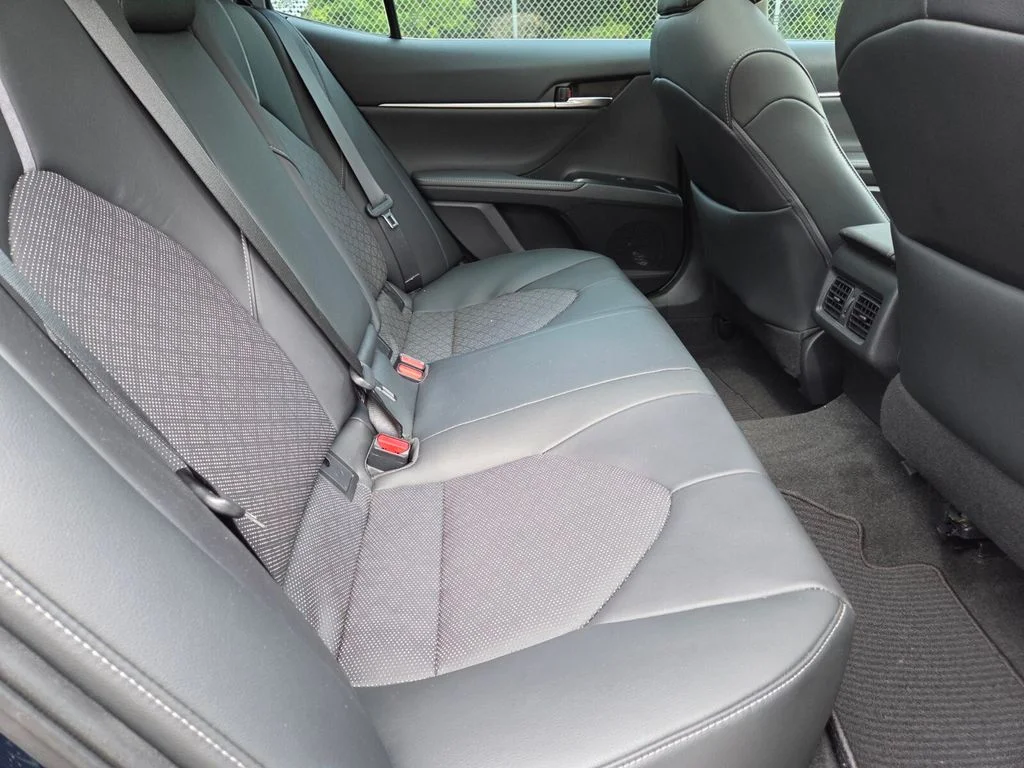 Used 2019 Blue Toyota XSE V6 image 17