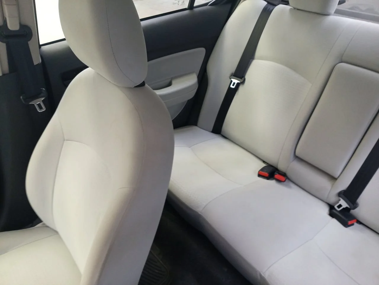 Used 2024 Graphite Gray Mitsubishi ES image 13