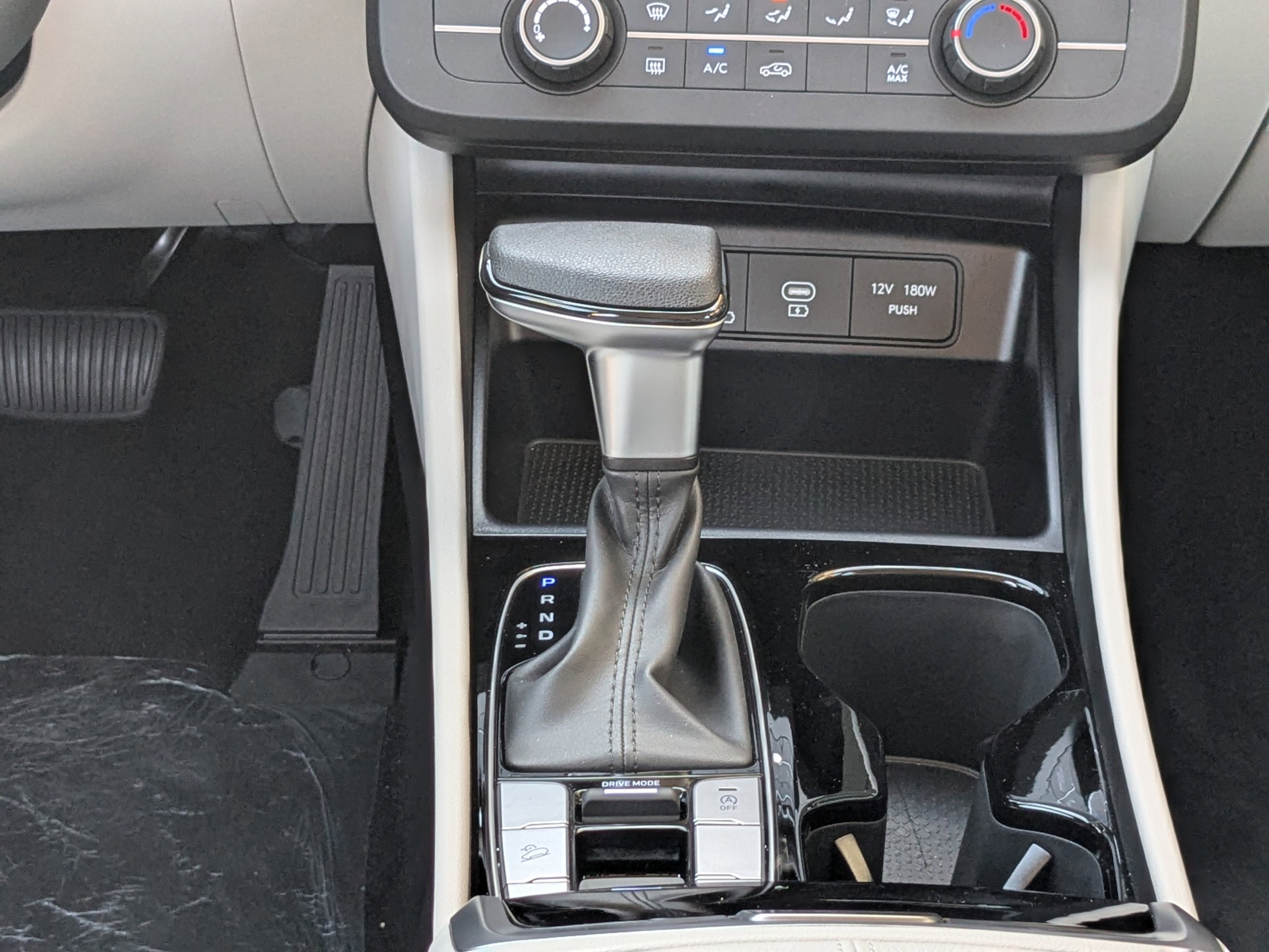 New 2026 Shimmering Silver Hyundai SE FWD image 13