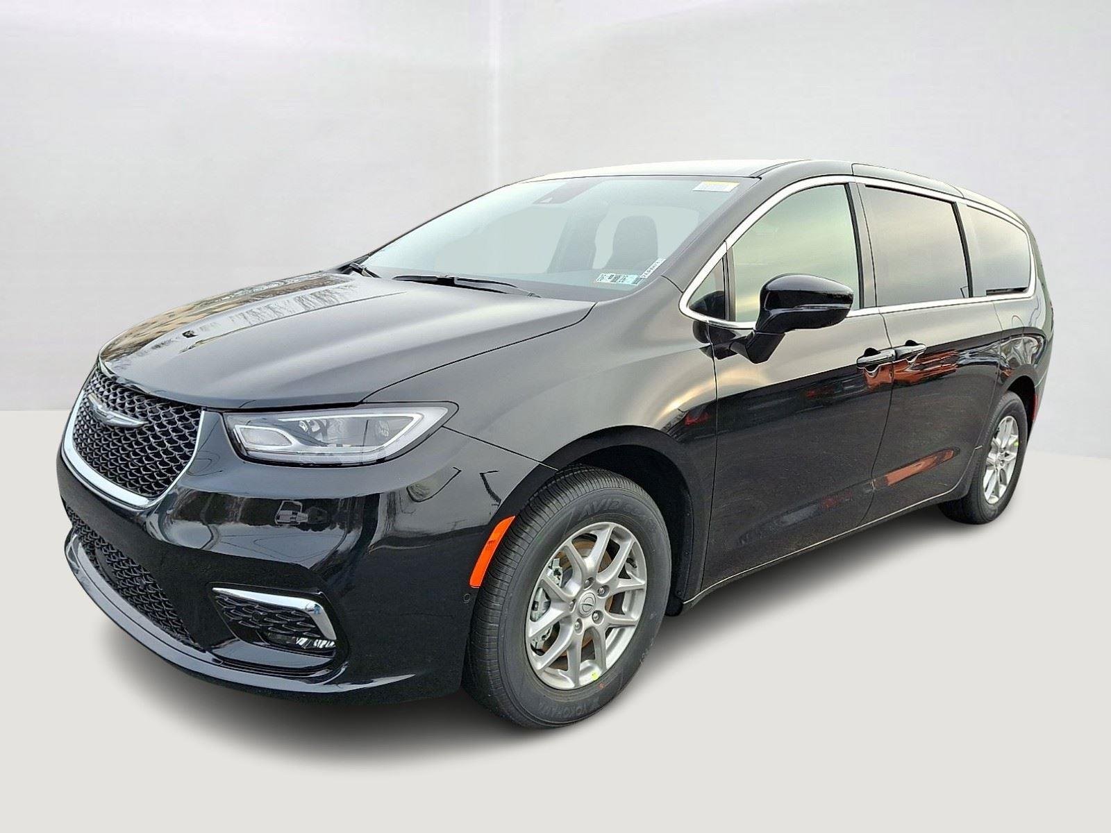 New 2026 Diamond Black Crystal Pearl-Coat Exterior Paint Chrysler Select image 2
