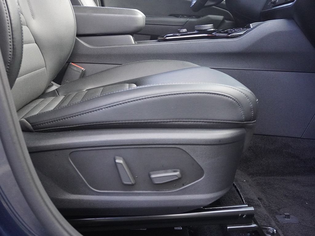 Used 2025 Blue Kia SX-Prestige image 31