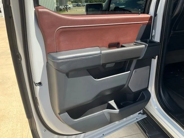 Used 2023 White Ford Lariat image 26