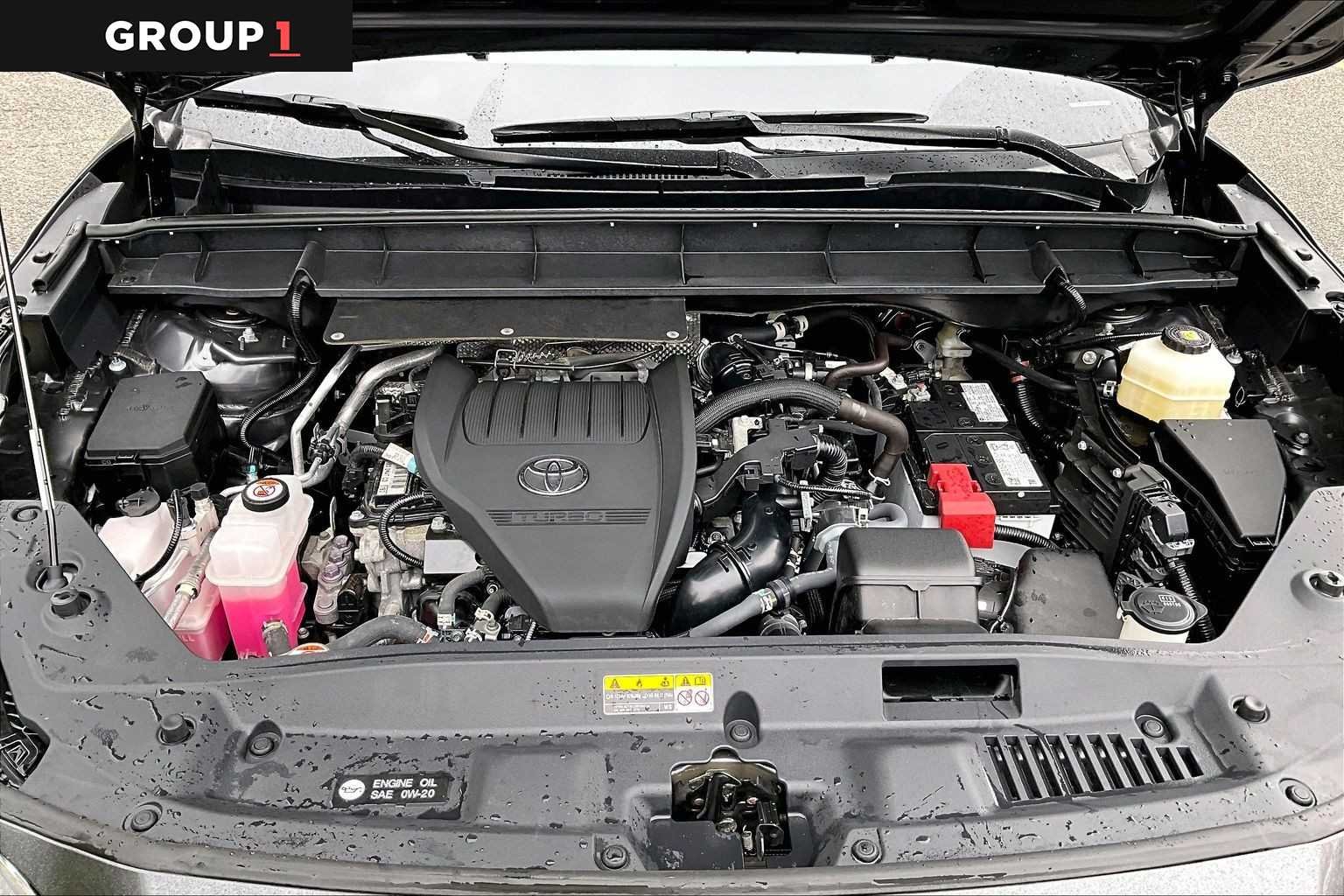 2025 Toyota Highlander LE - Photo 30