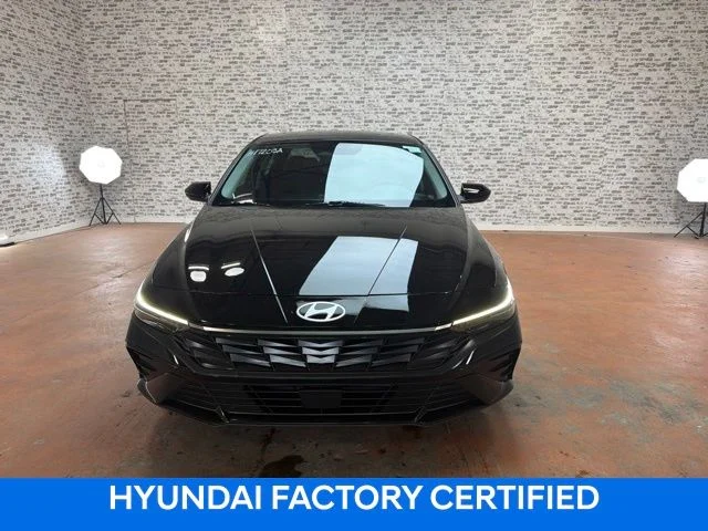 Certified Used 2025 Abyss Black Hyundai SEL Convenience image 2