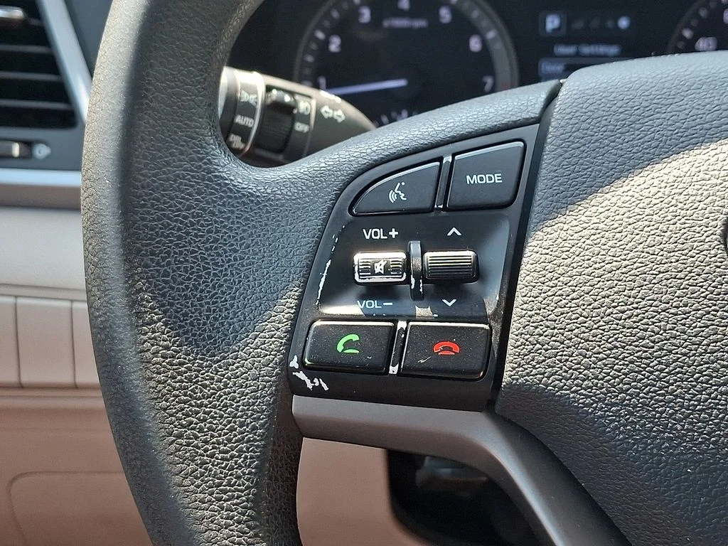 Used 2018 Silver Hyundai SEL image 20