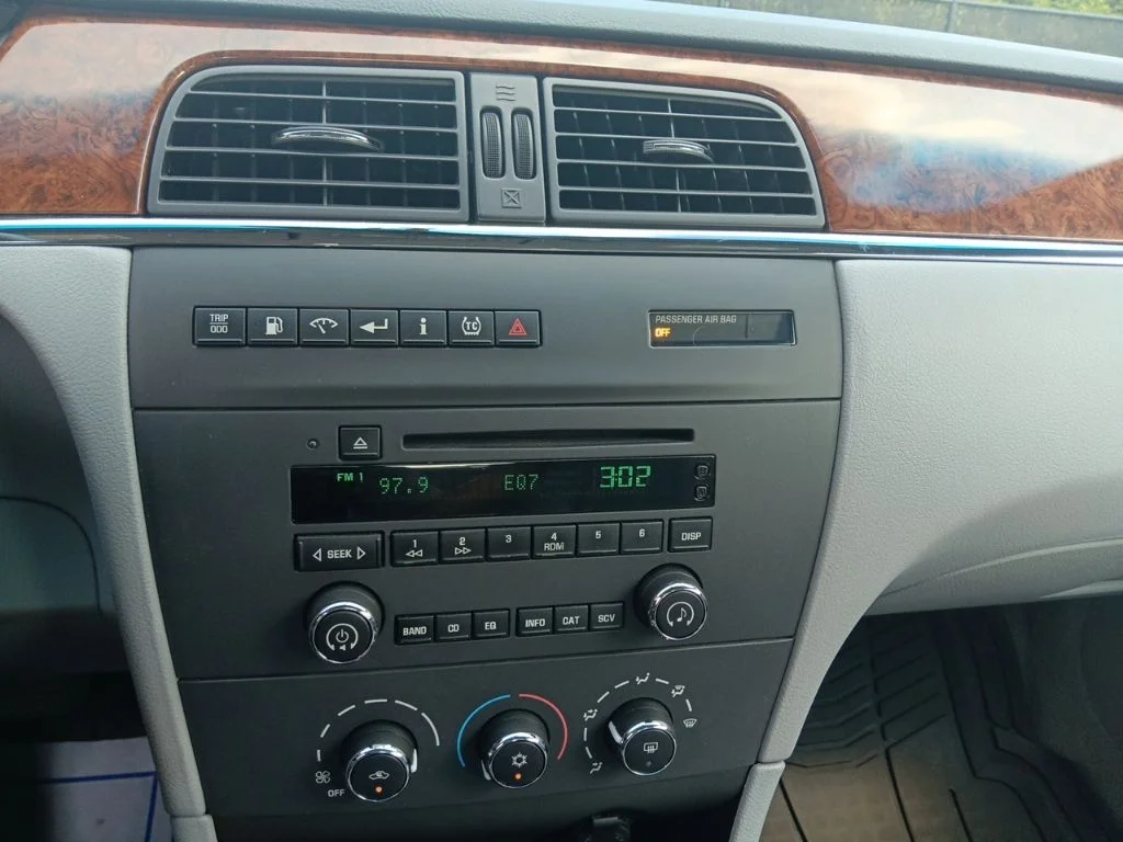 Used 2006 Cardinal Red Metallic Buick CX image 25