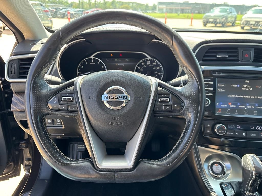 Used 2016 Bordeaux Nissan Platinum image 20